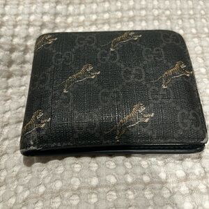 Authentic Gucci wallet